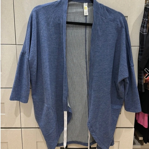 LOLE Cardigan Size L - Picture 6 of 10